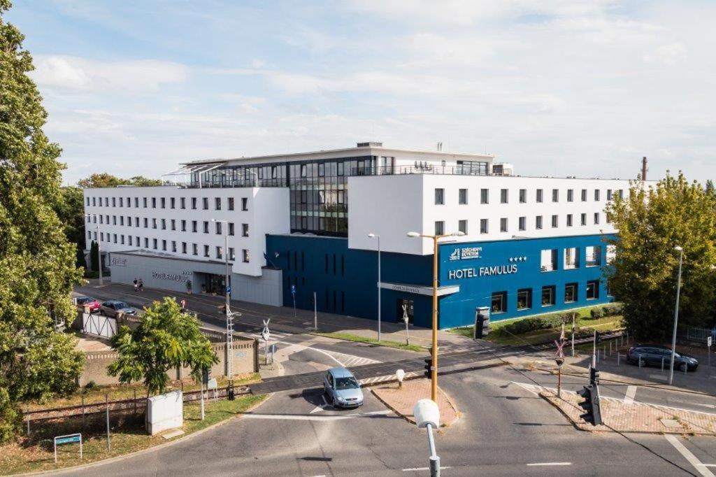 Hotel Famulus Győr Kültér fotó