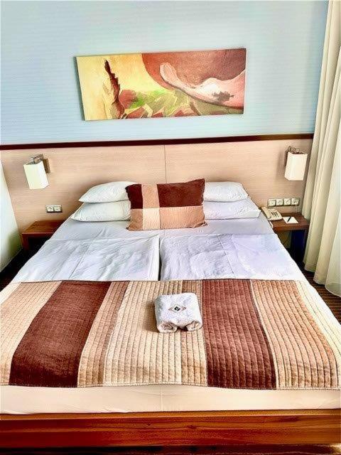 Hotel Famulus Győr Kültér fotó