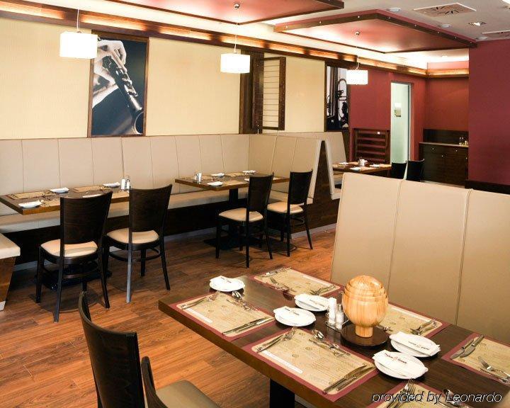 Hotel Famulus Győr Étterem fotó