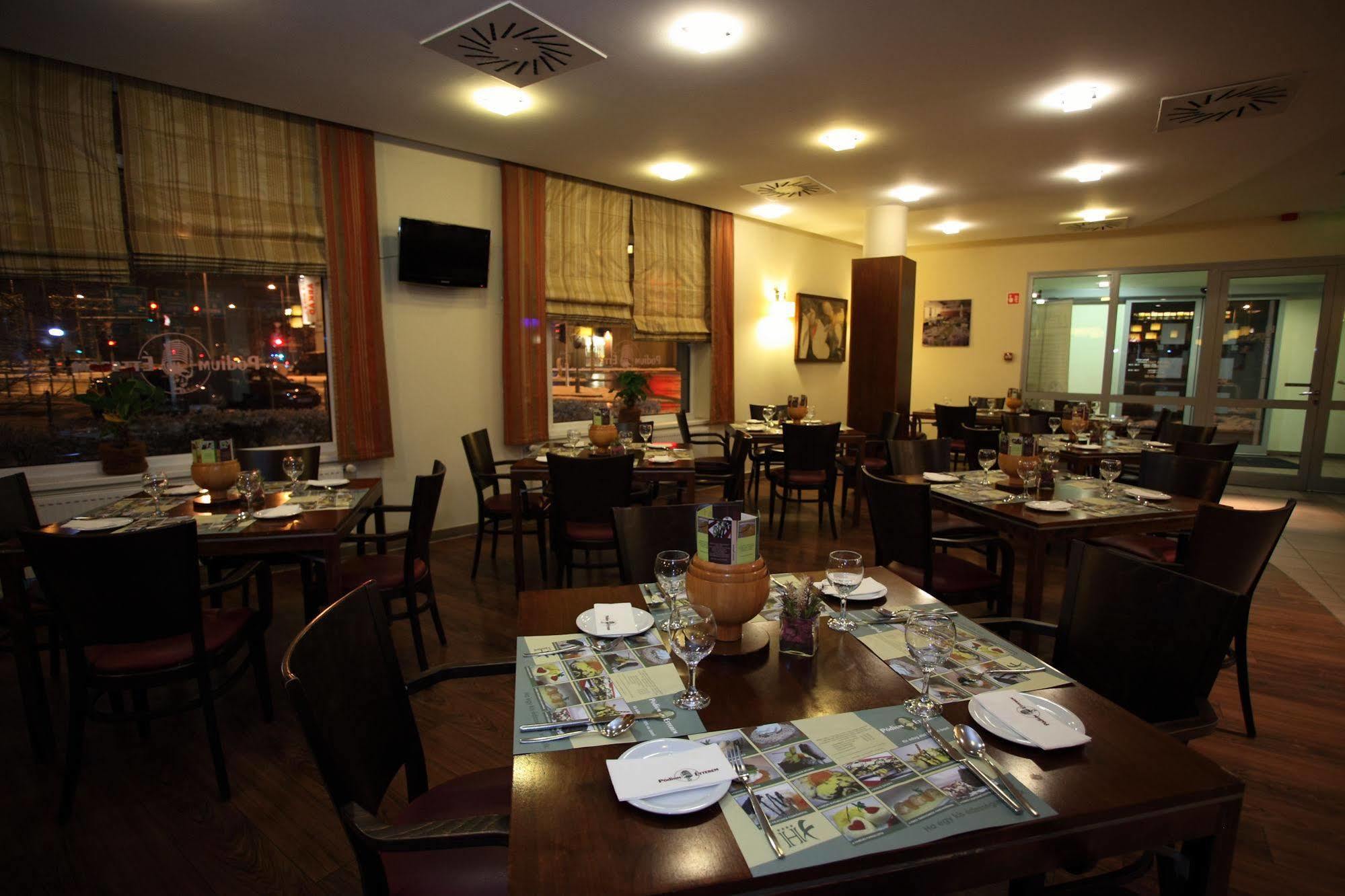 Hotel Famulus Győr Kültér fotó