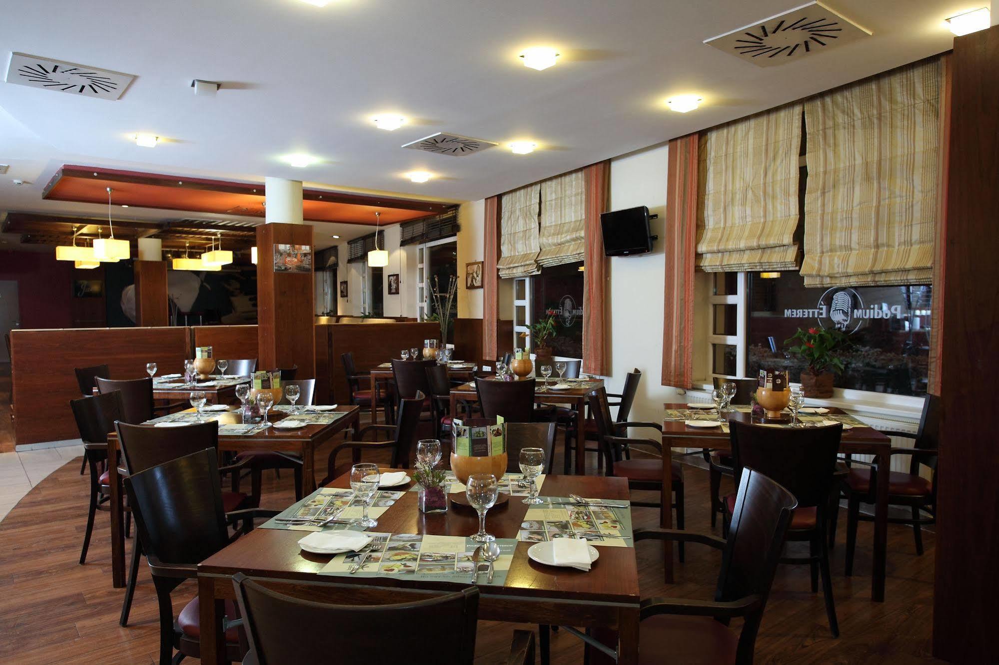 Hotel Famulus Győr Kültér fotó