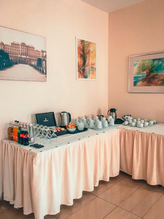 Hotel Famulus Győr Kültér fotó